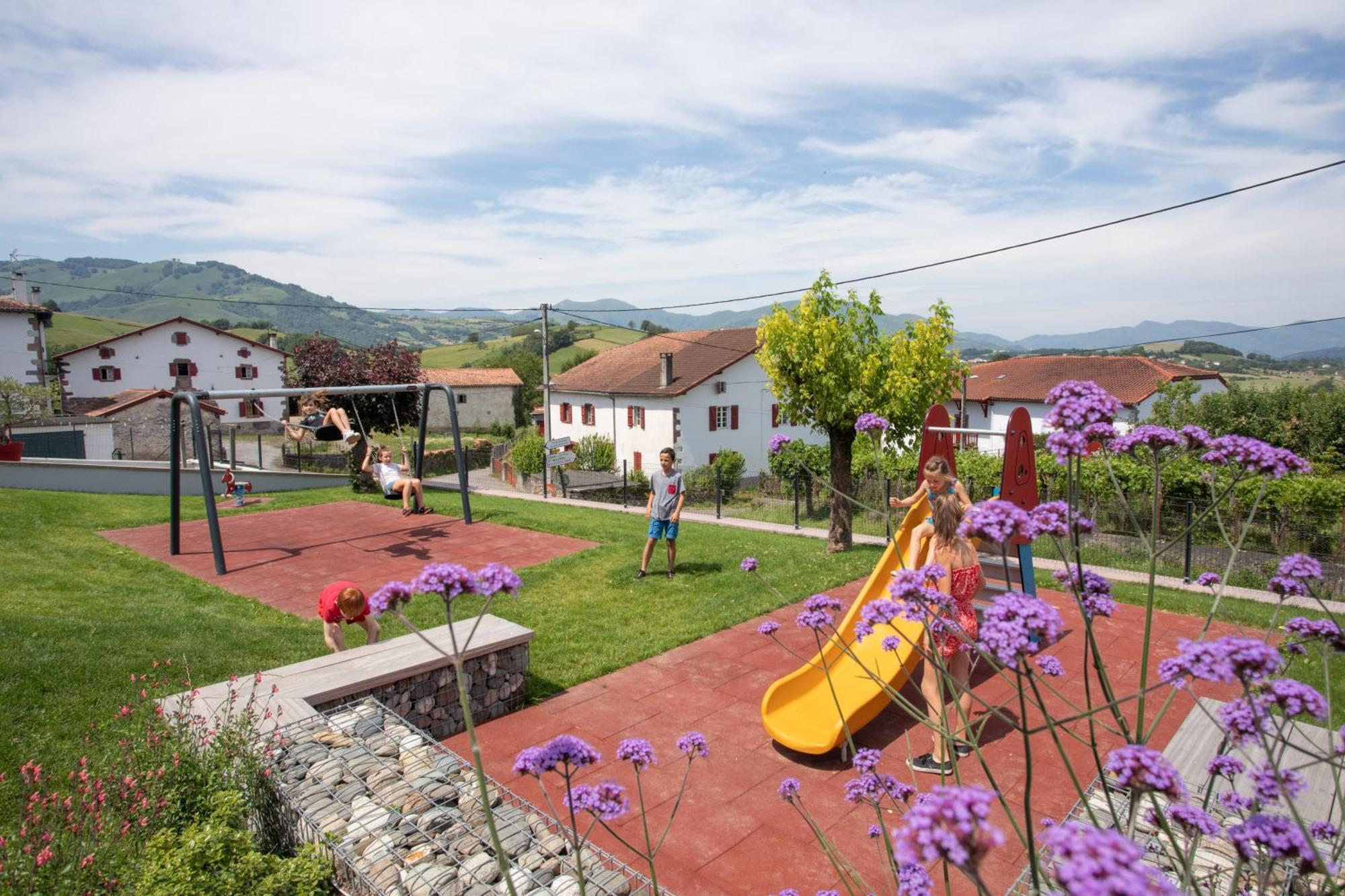 Hotel Restaurant Pecoitz Saint-Jean-Pied-de-Port Ngoại thất bức ảnh